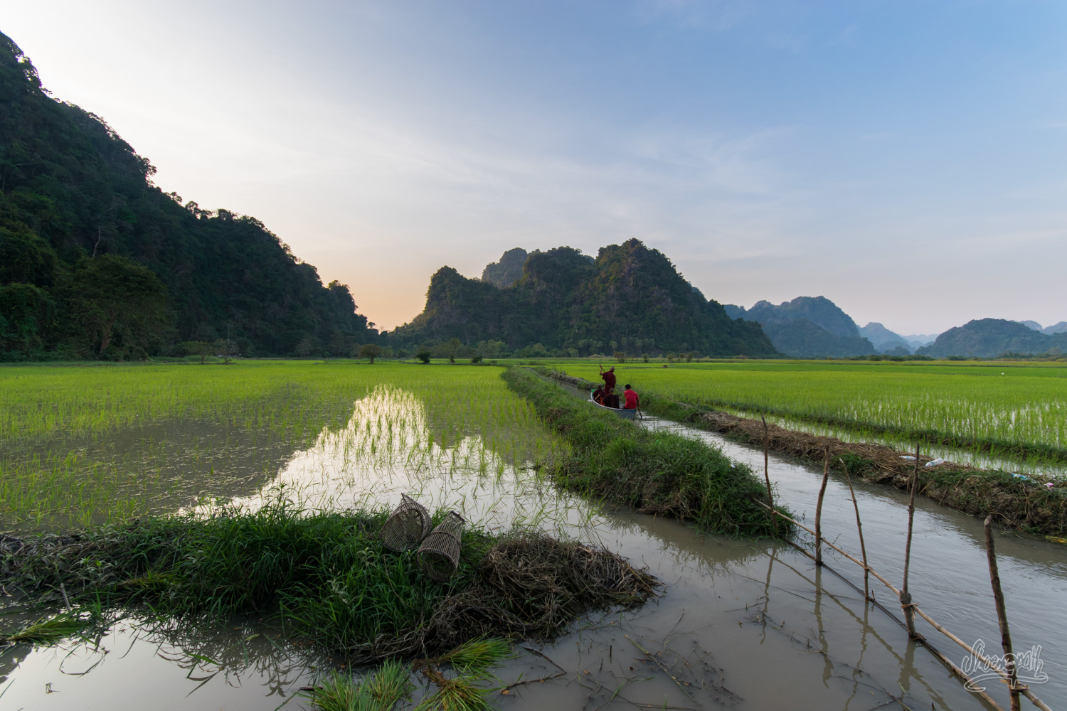 Sunset on the rice fields around Hpa An. Welcome in Myanmar !