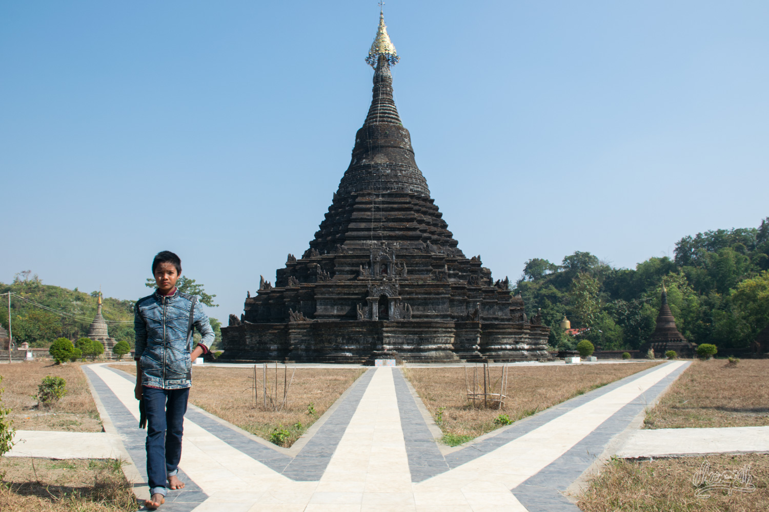 Sakya Man Aung pagoda in Mrauk U