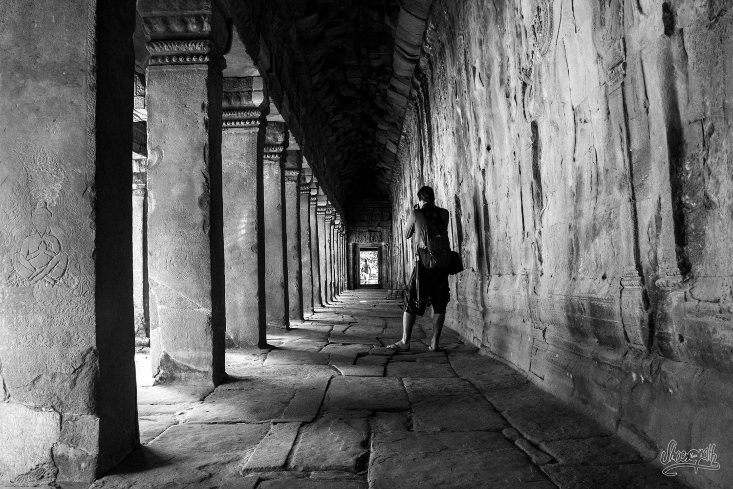 Dans les arcades des temples d'Angkor à Ta Prohm