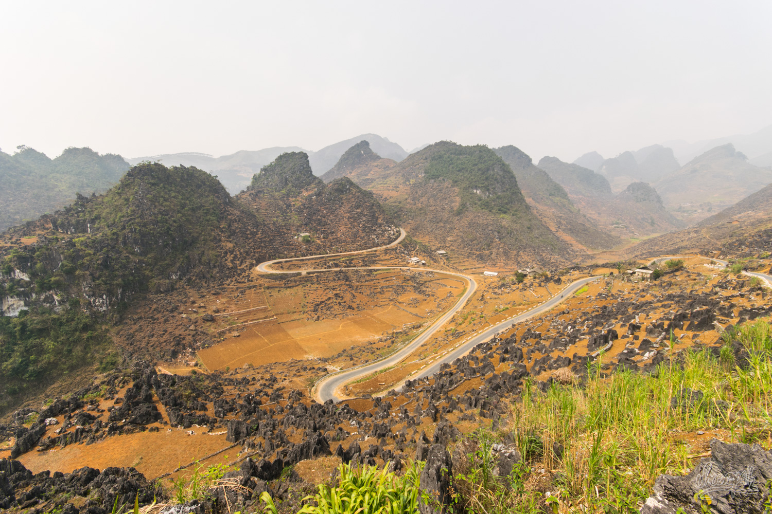 La fameuse route de la vallée en M de la région de Ha Giang