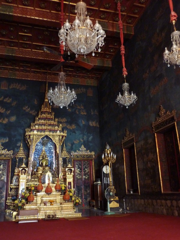 L'intérieur Du Wat Ratchapradit