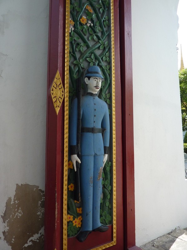 Les Portes Du Wat Ratchabophit