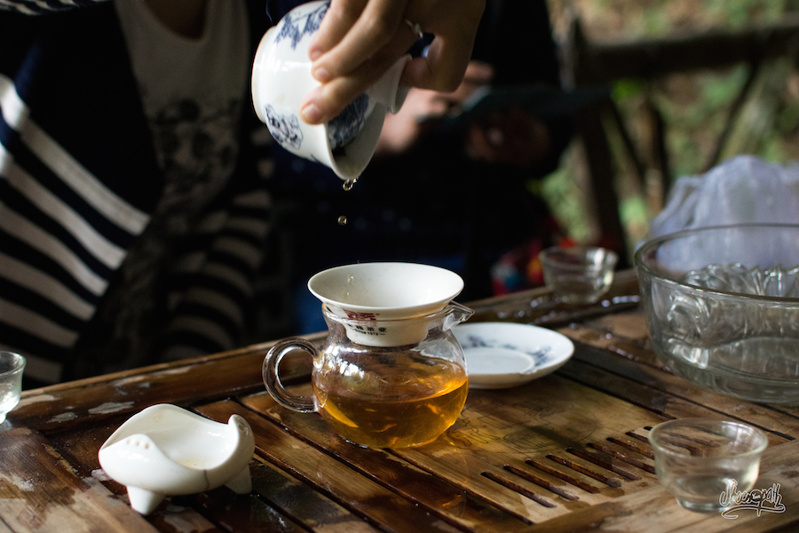 Dégustation de thé rouge, cérémonie, sérénité