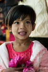 Une Jeune Birmane à L'église