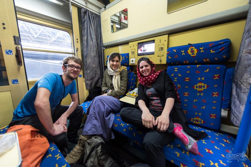 Dans Notre Compartiment De Train Couchette Entre Teheran Et Shiraz