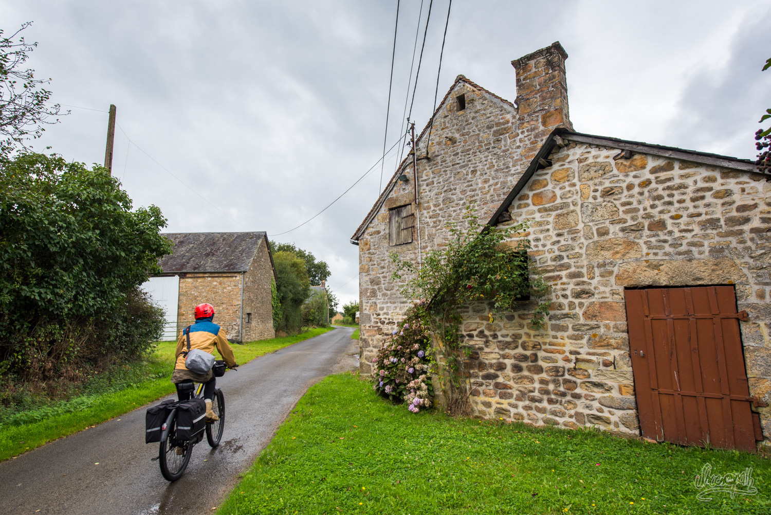 A vélo sur les routes de campagne en Normandie
