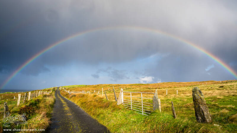 Sur la route dans la péninsule en face d'Ardara - Irlande